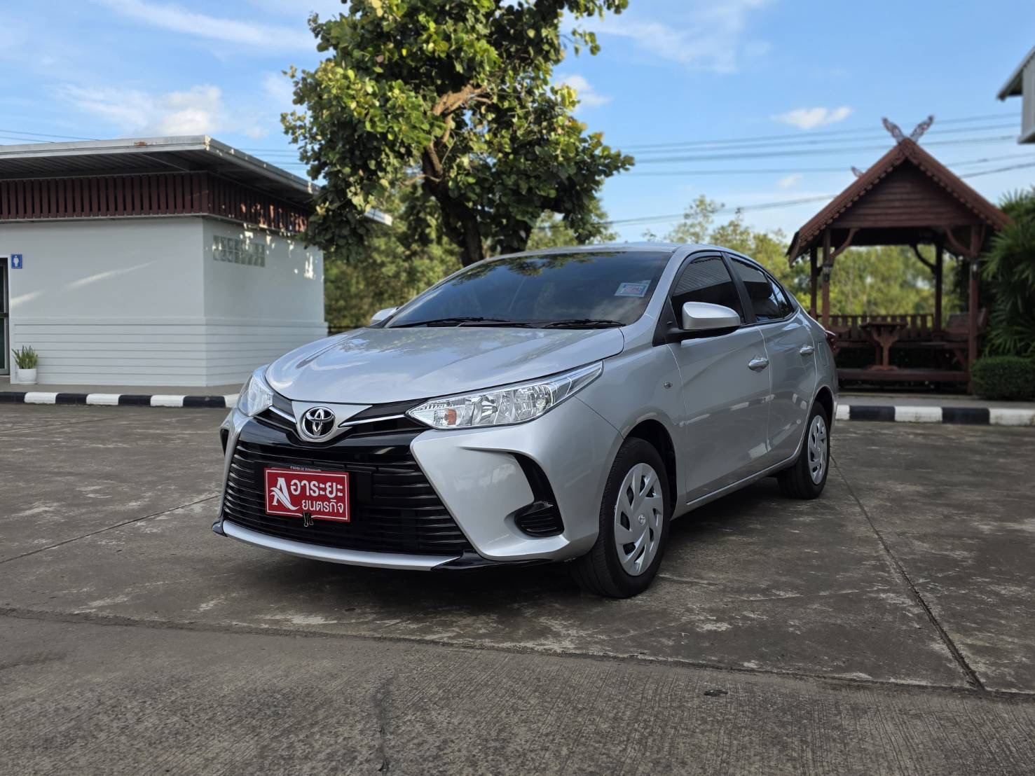 Car image 5