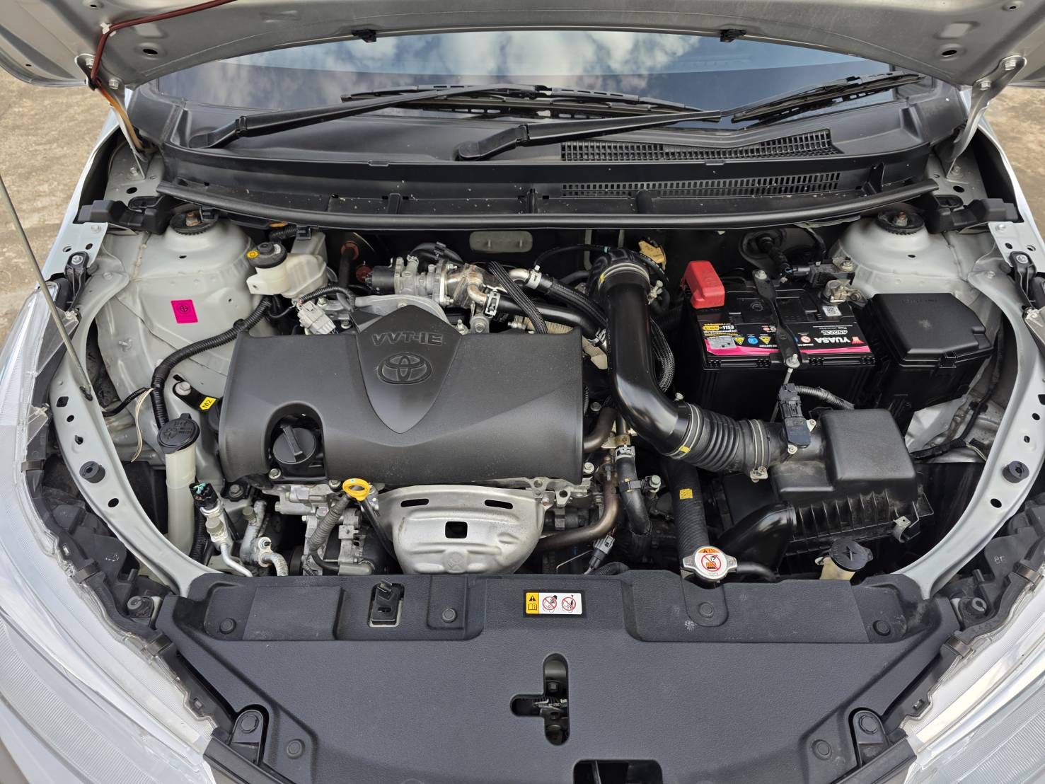 Car image 2