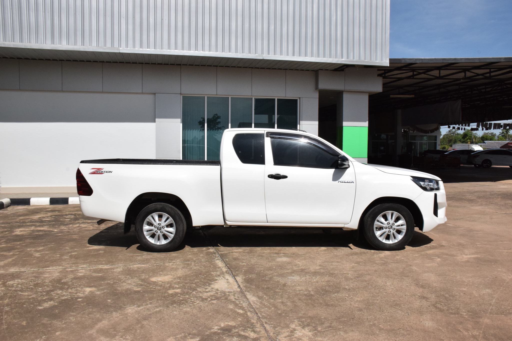 Car image 11