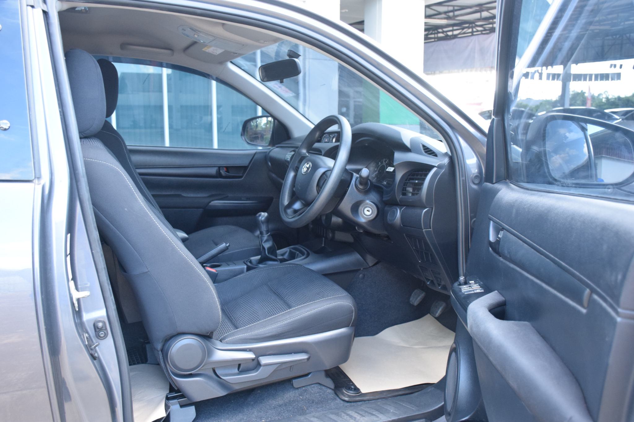 Car image 22
