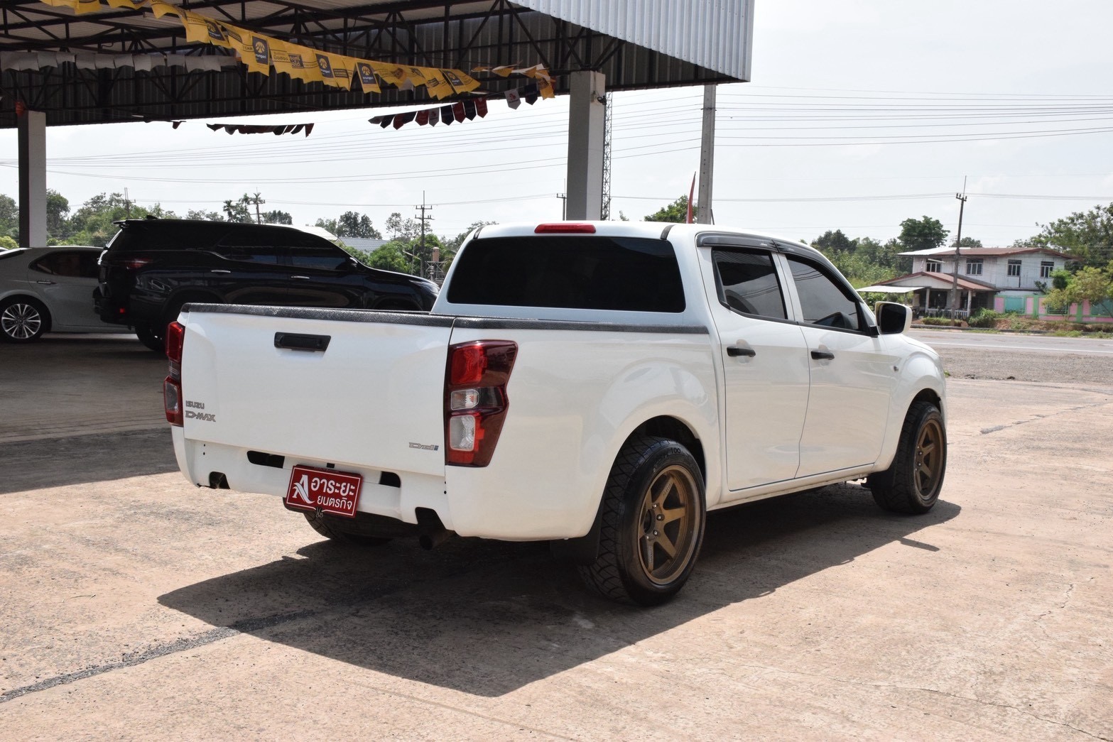 Car image 8