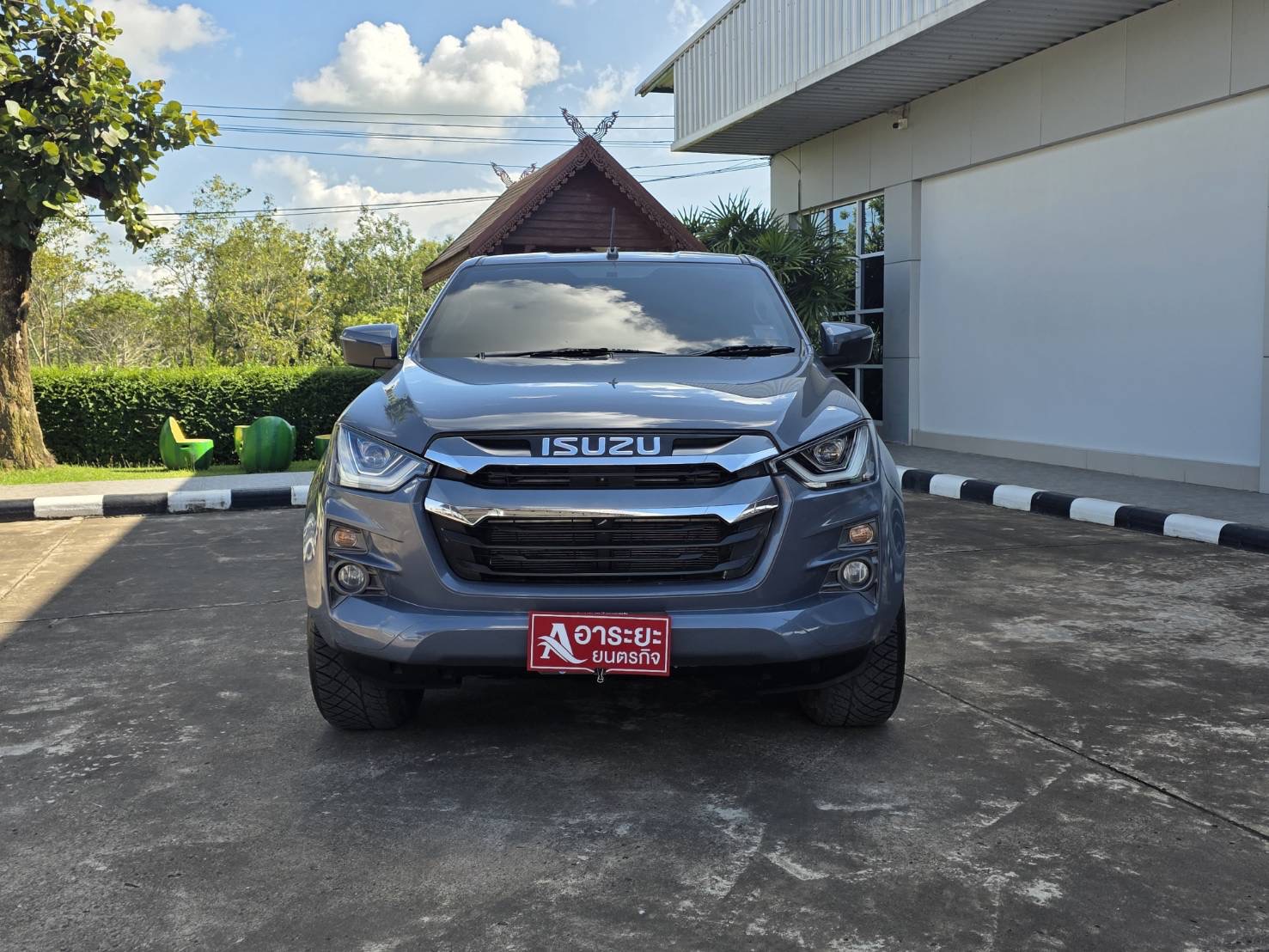 Car image 6
