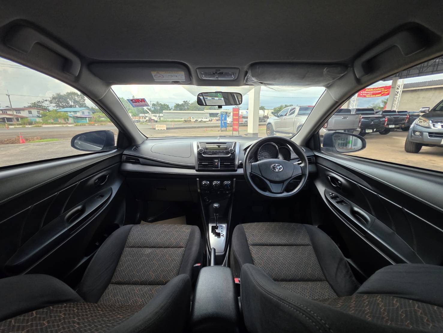 Car image 23