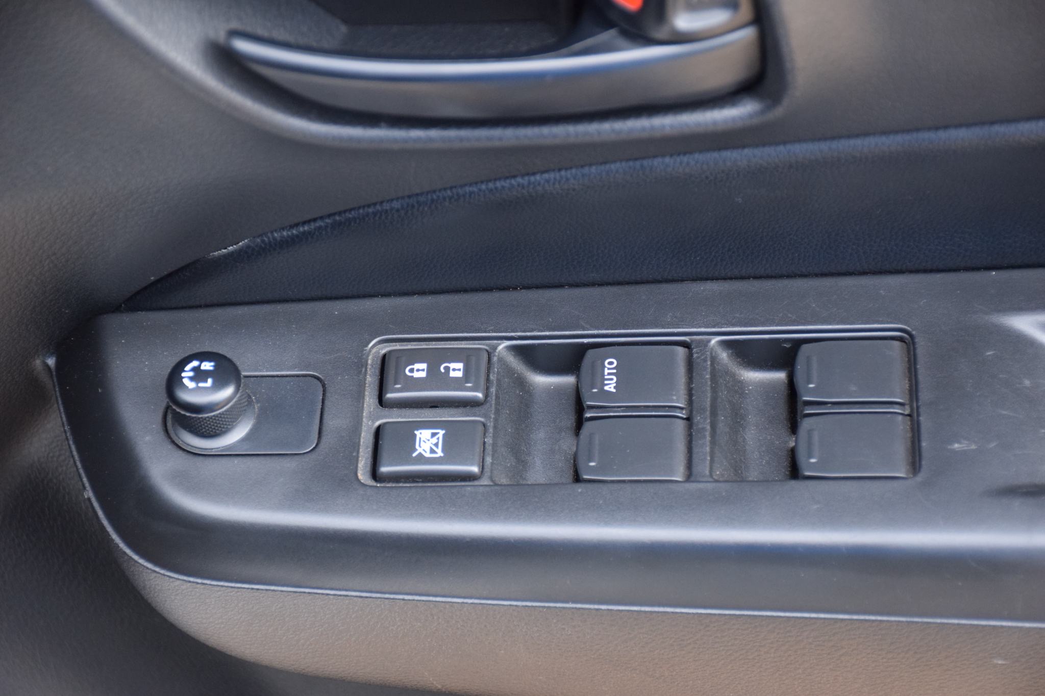 Car image 24