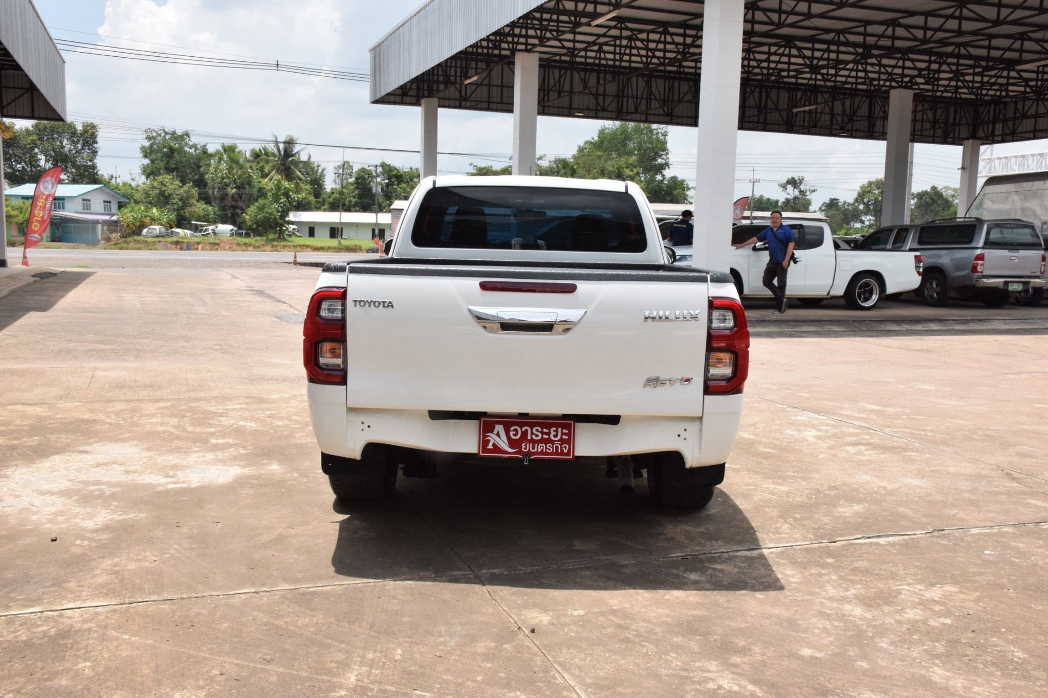 Car image 9