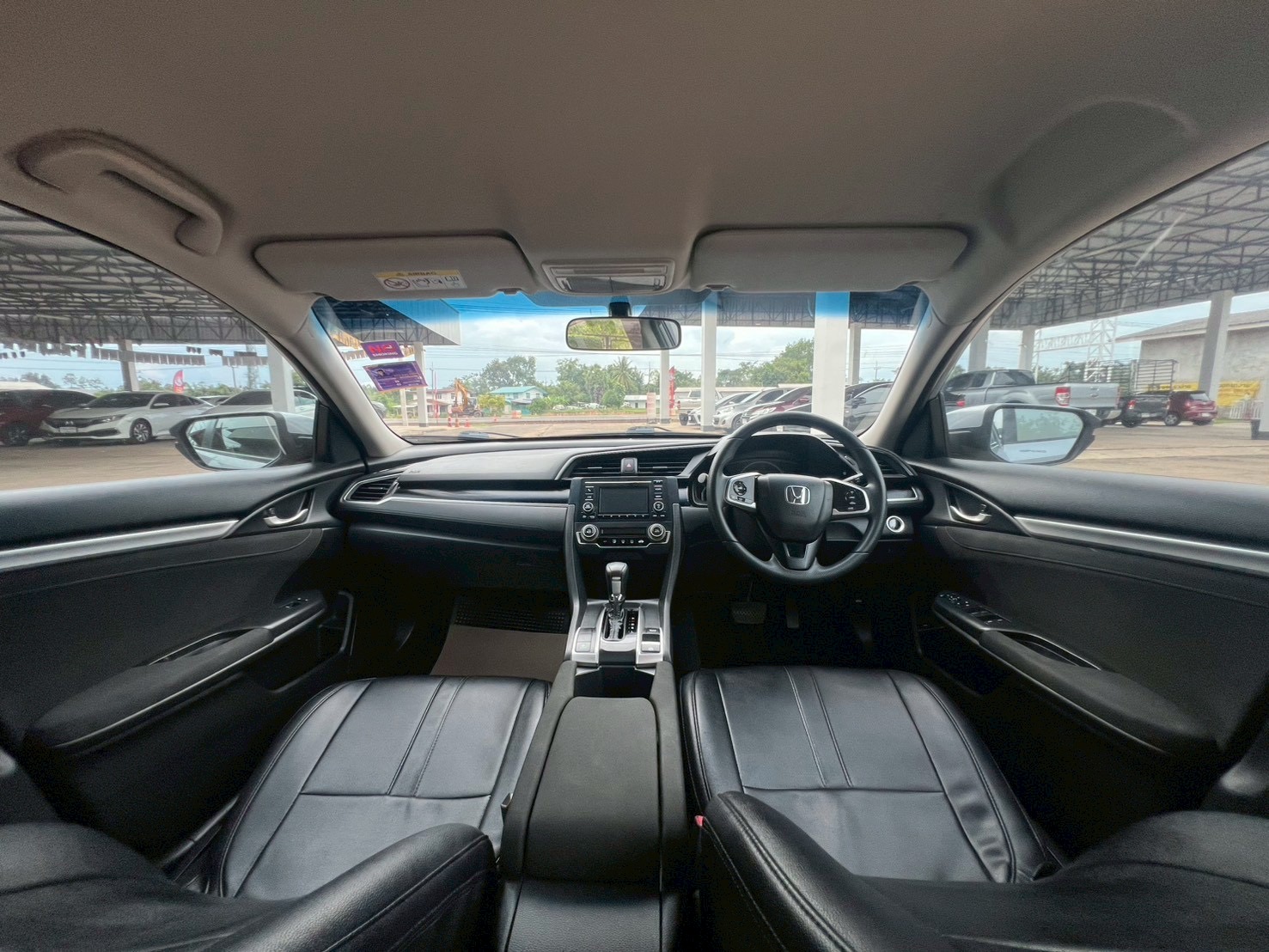 Car image 24