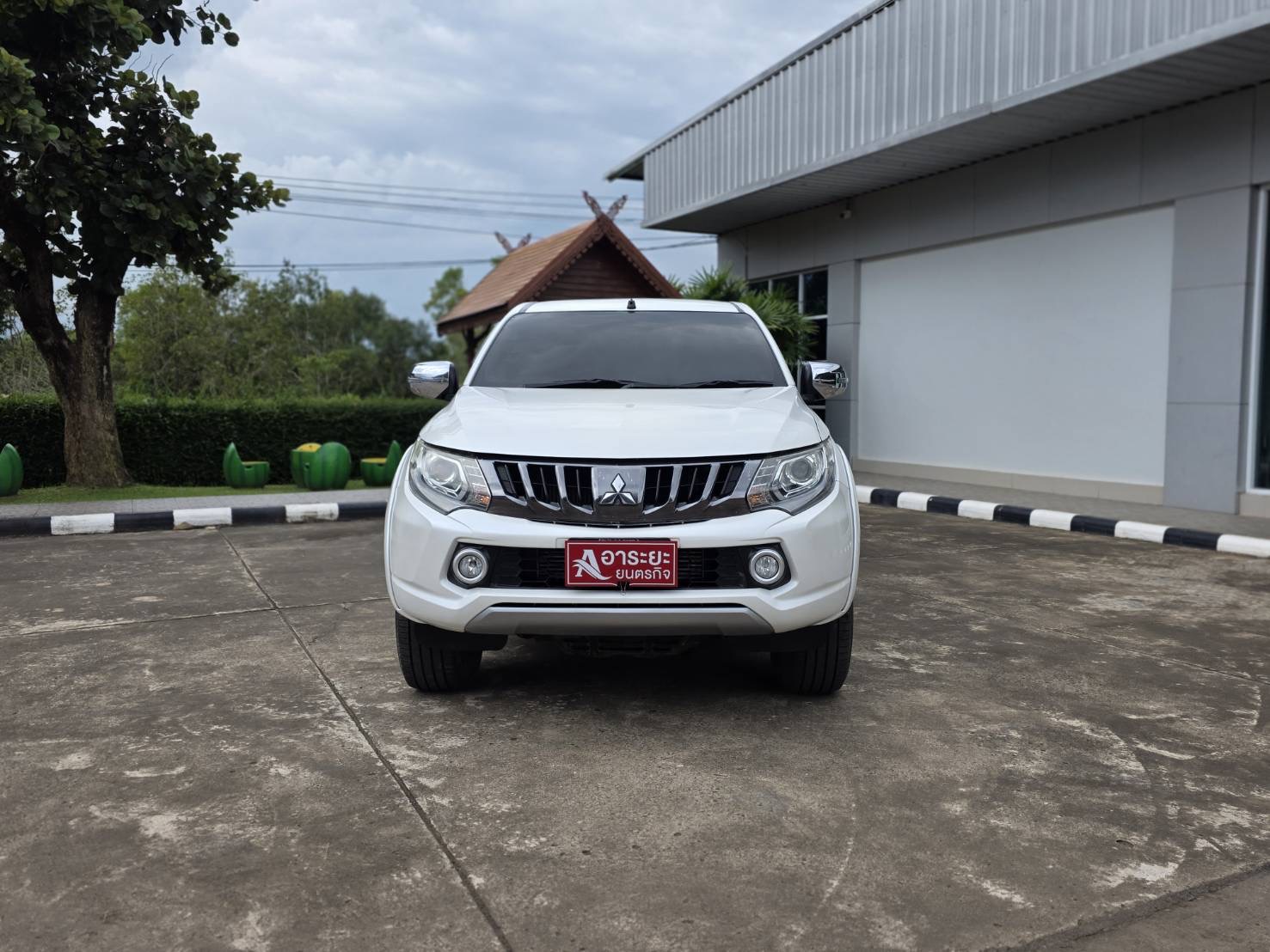 Car image 6