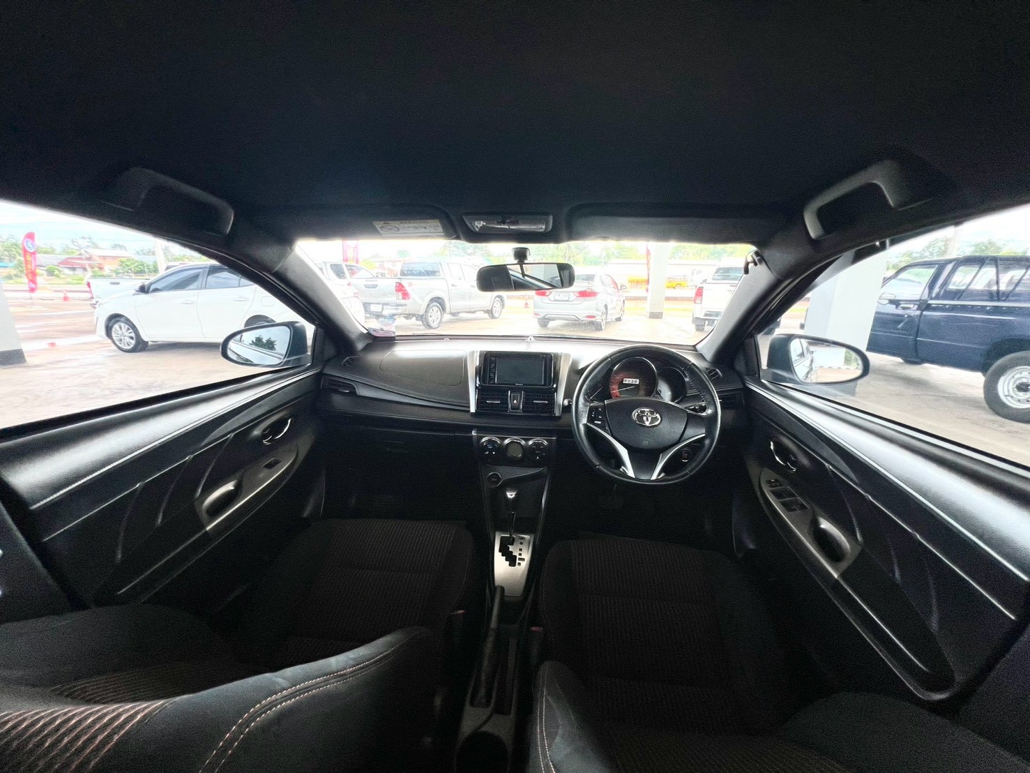 Car image 22