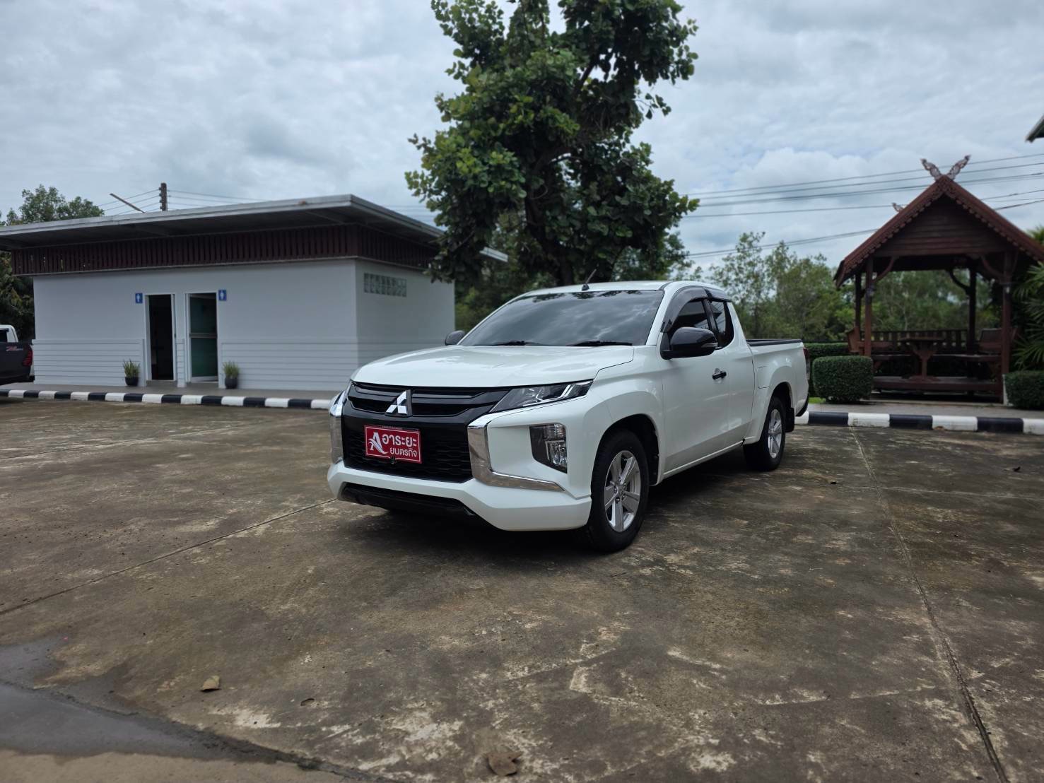 Car image 5