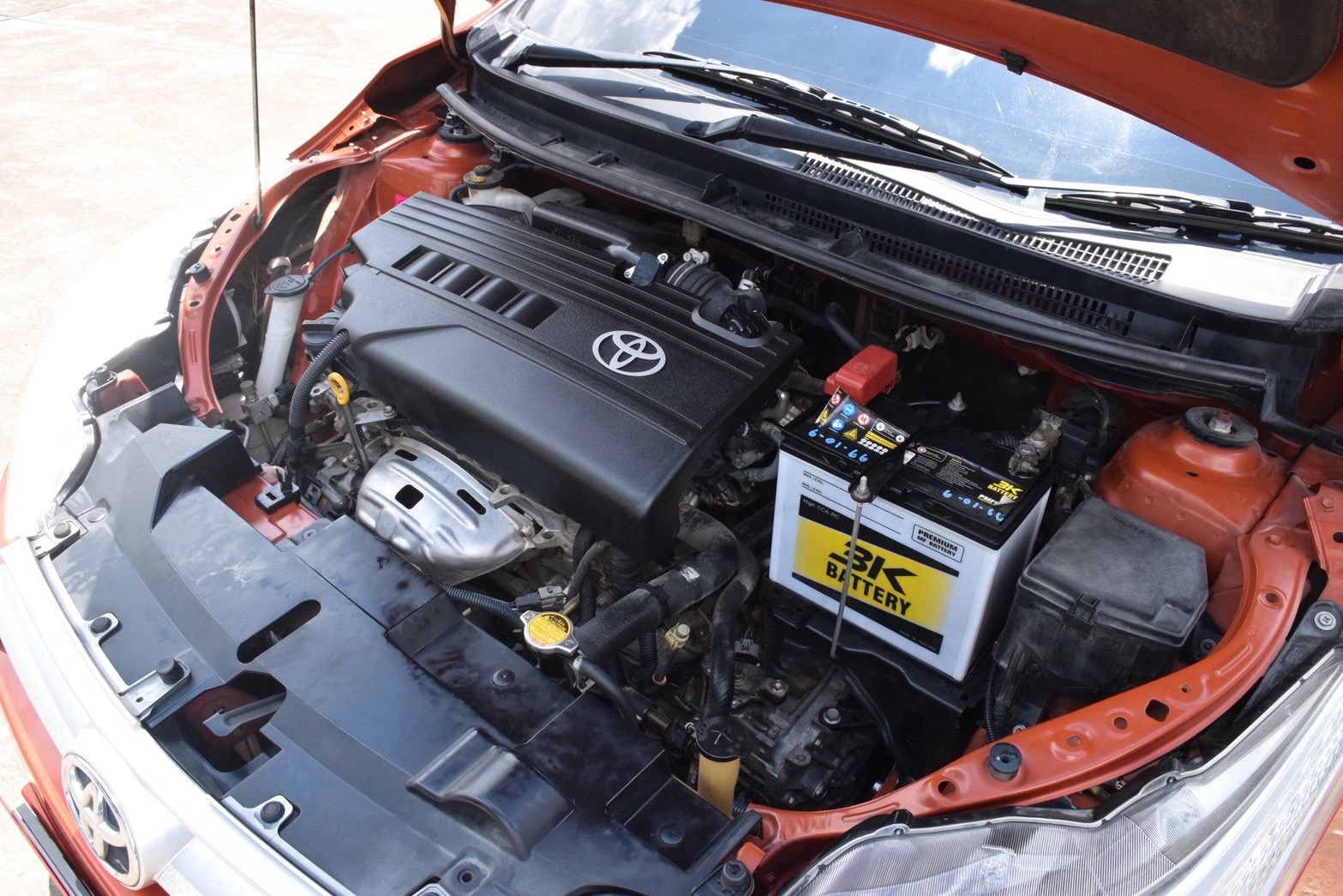 Car image 4