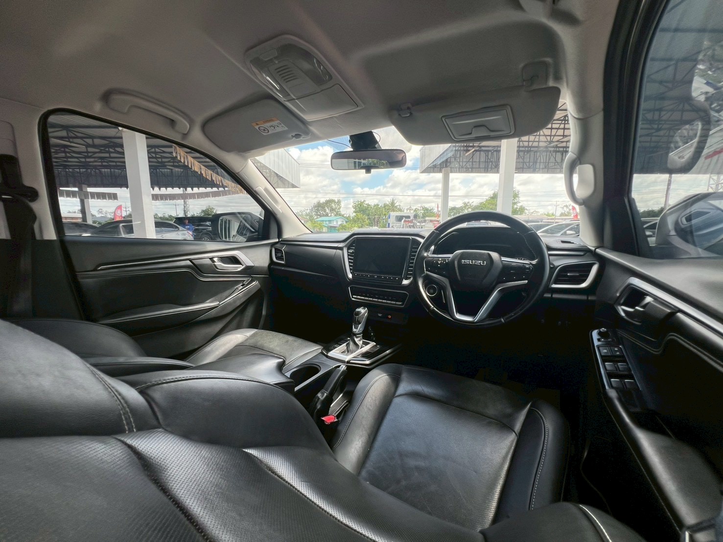 Car image 20