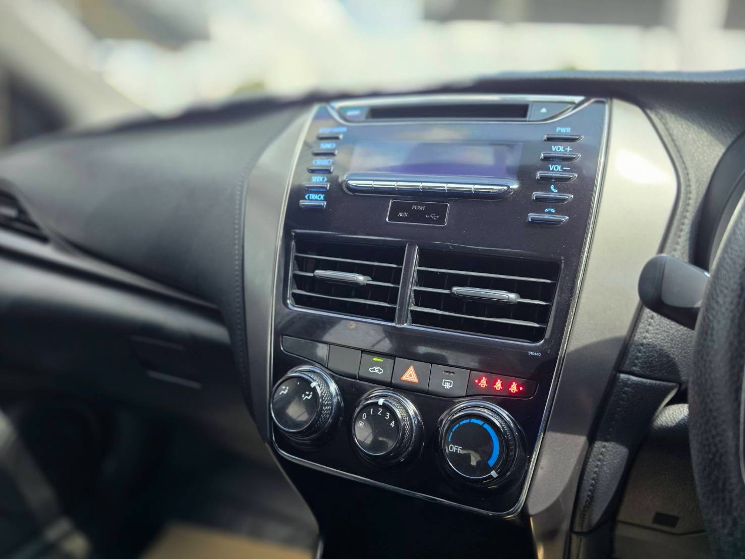 Car image 19