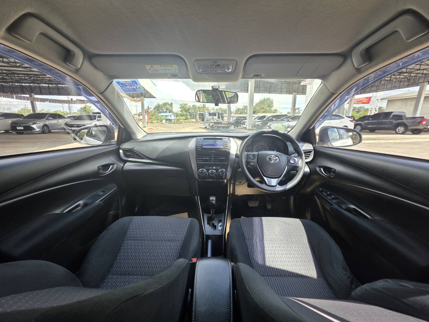 Car image 22
