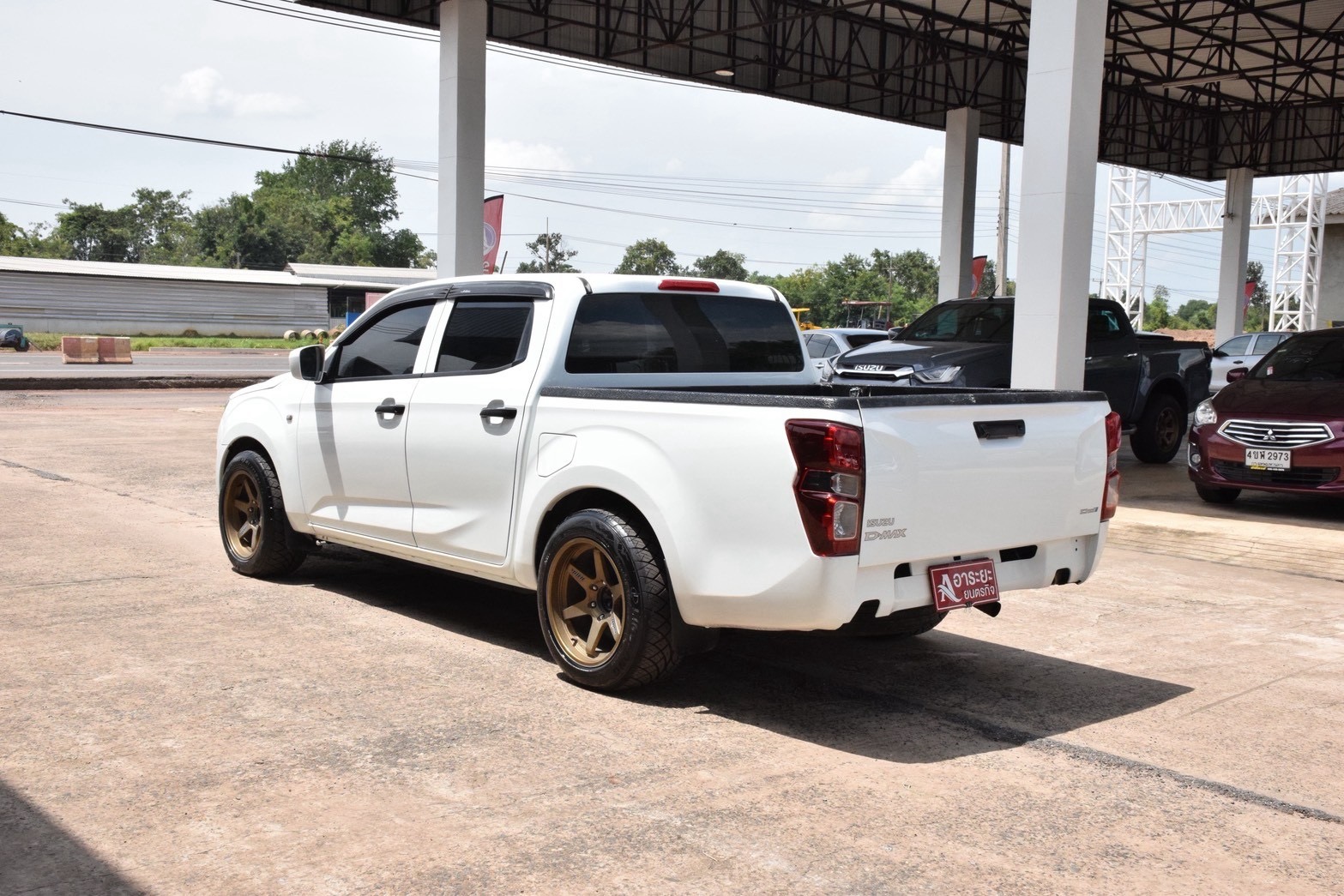 Car image 10