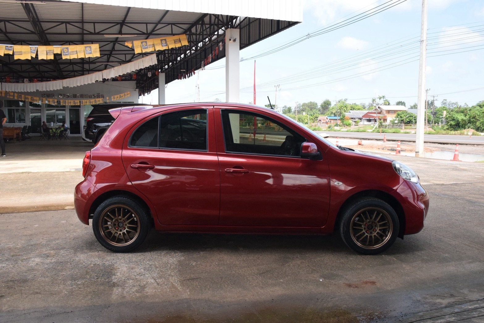 Car image 11