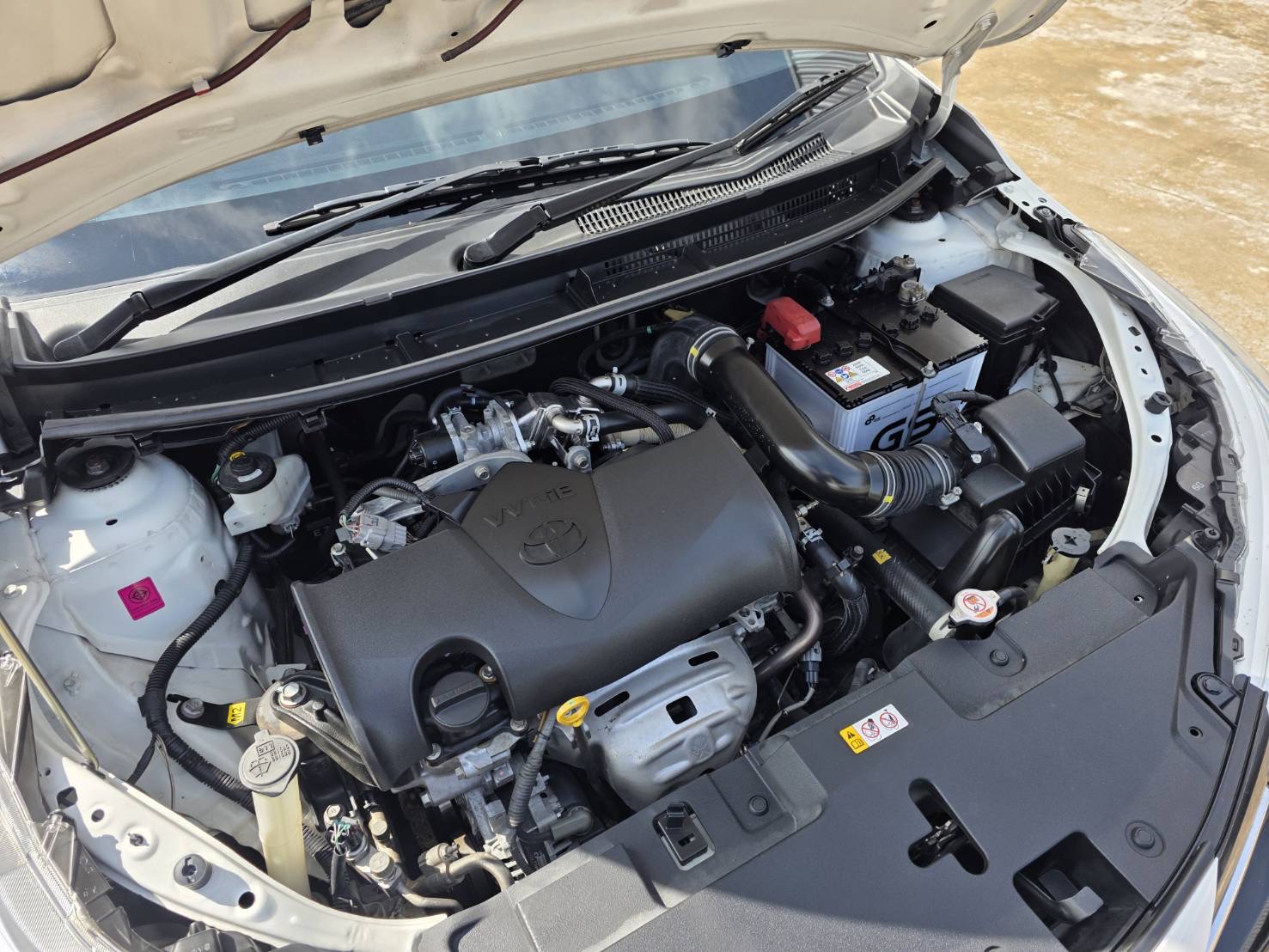 Car image 3