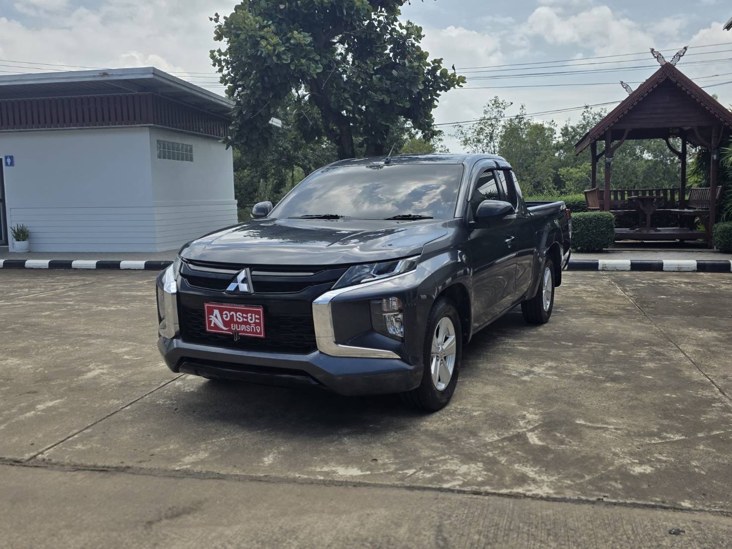 Car image 5