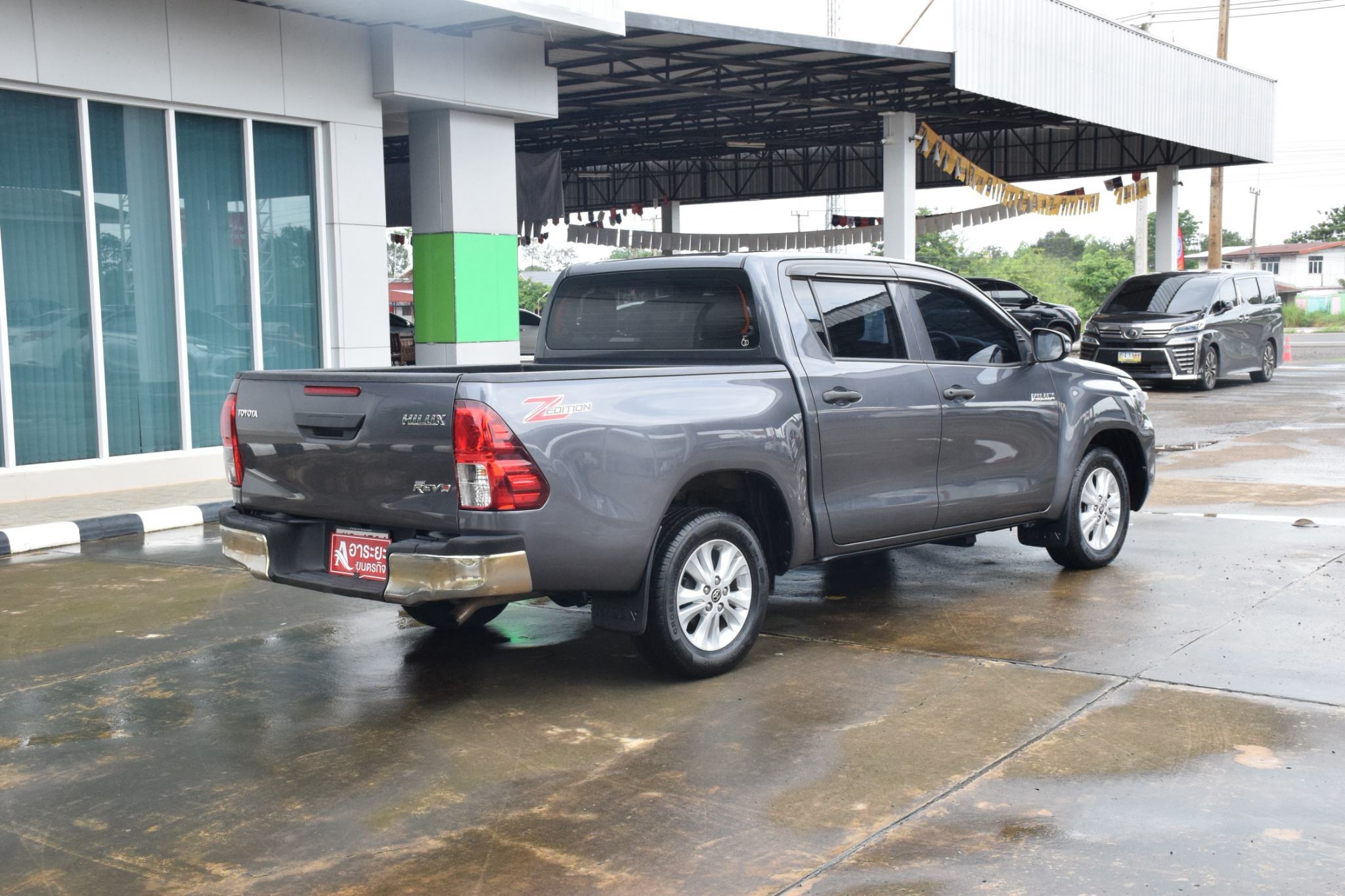 Car image 8