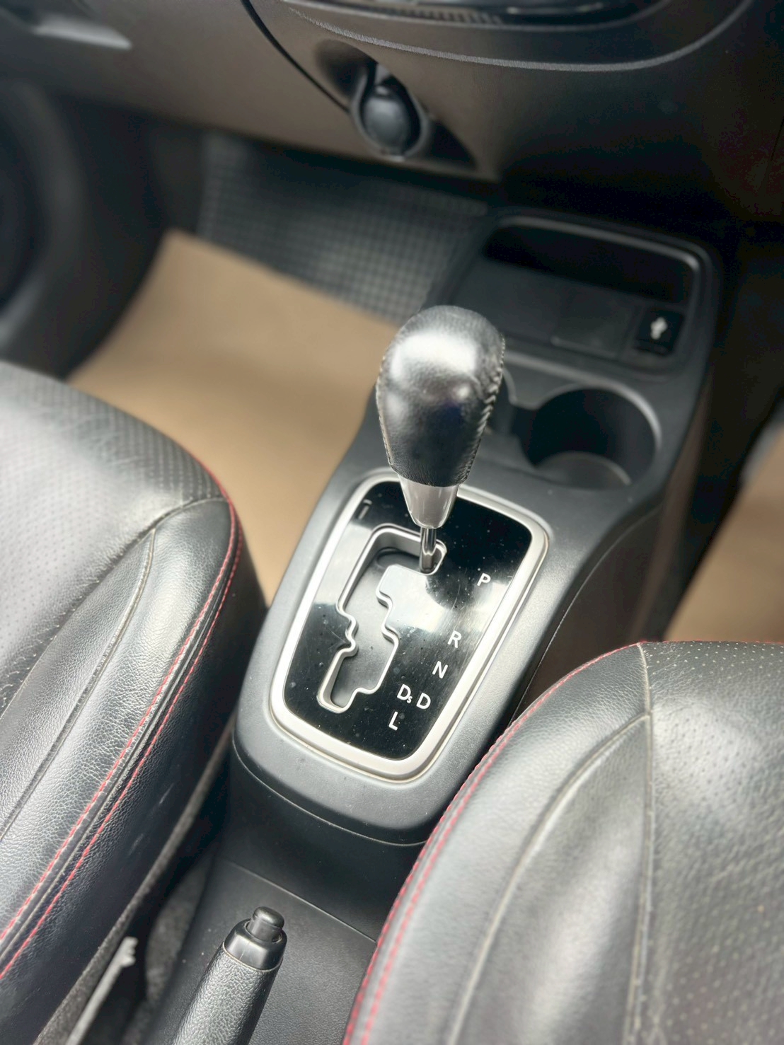 Car image 16