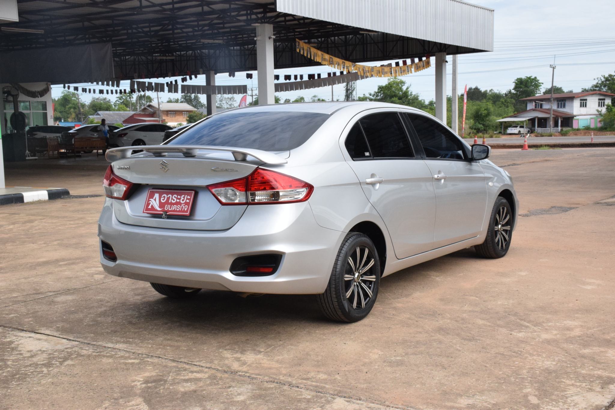 Car image 8
