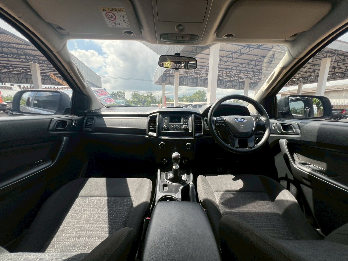 Car image 20