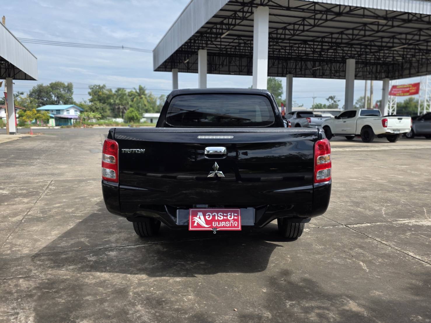 Car image 9