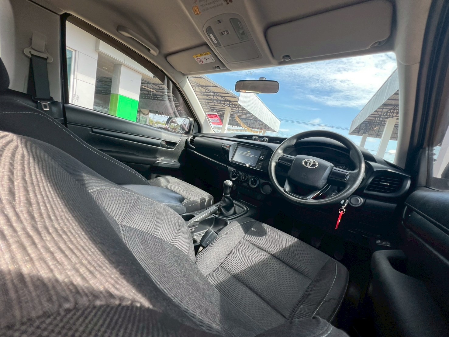 Car image 23