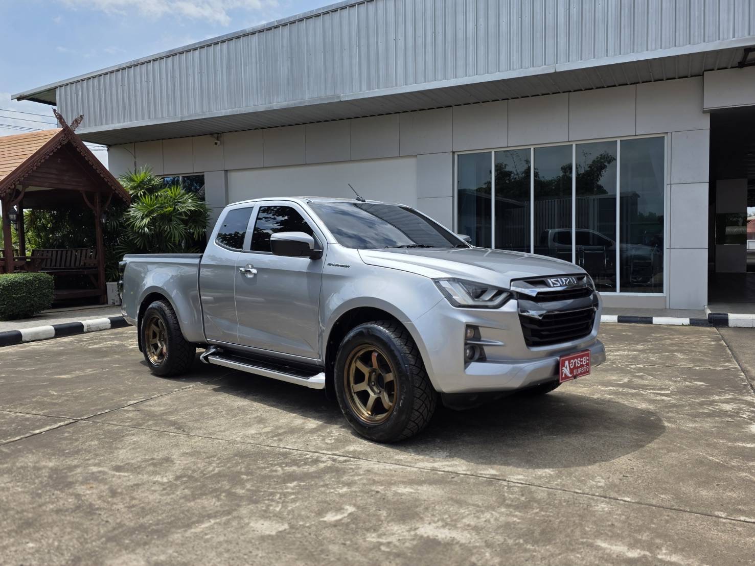 Car image 7