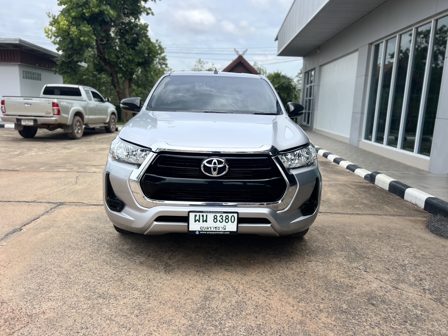 Car image 6