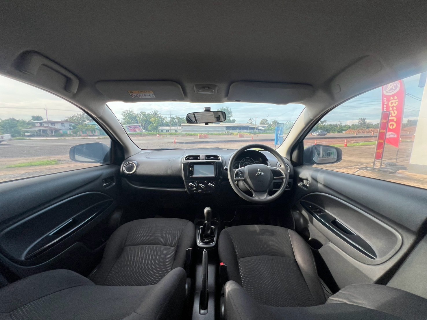 Car image 19