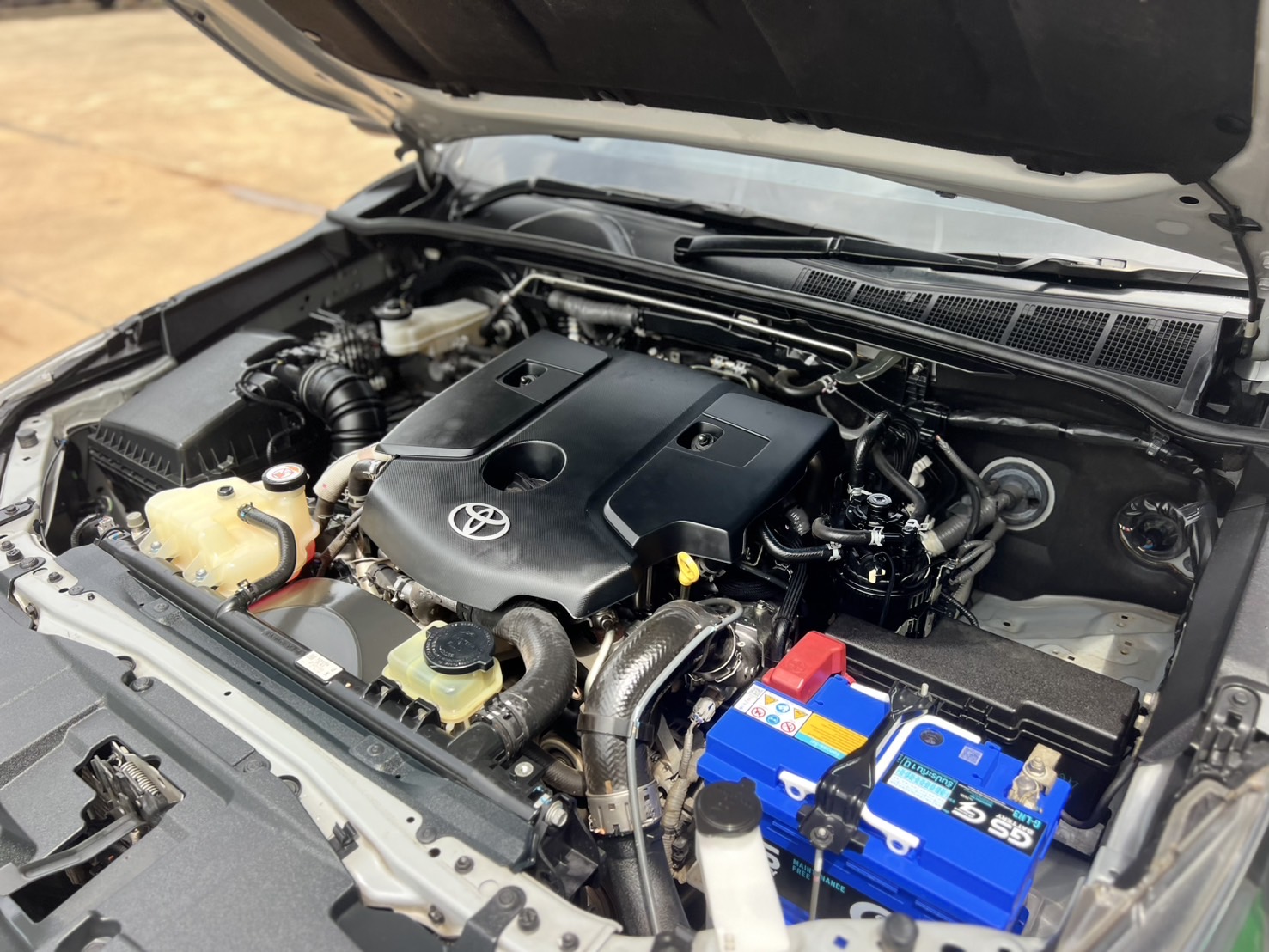 Car image 4