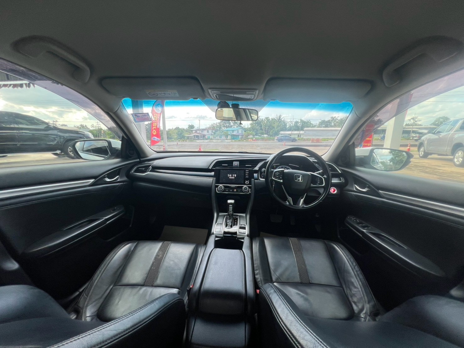 Car image 24