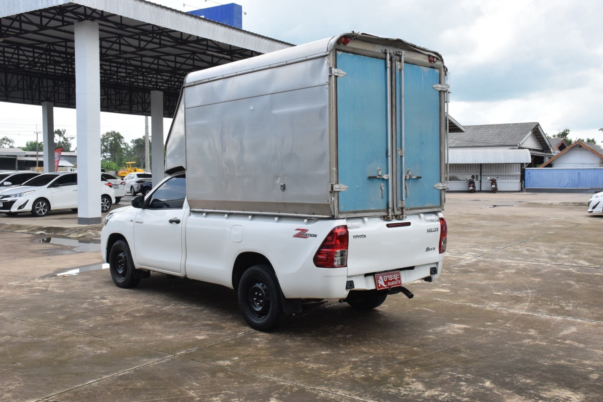 Car image 10