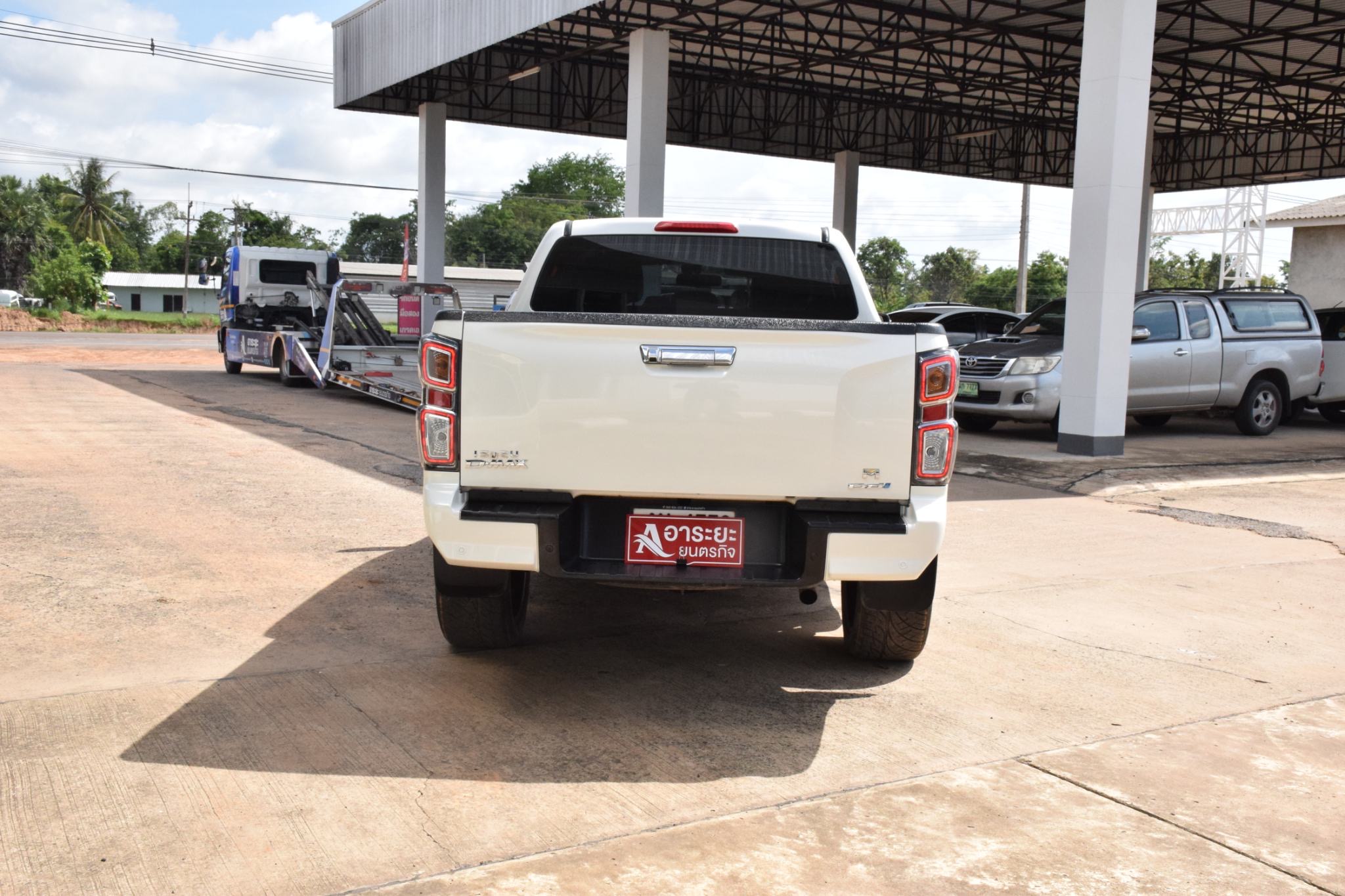 Car image 9