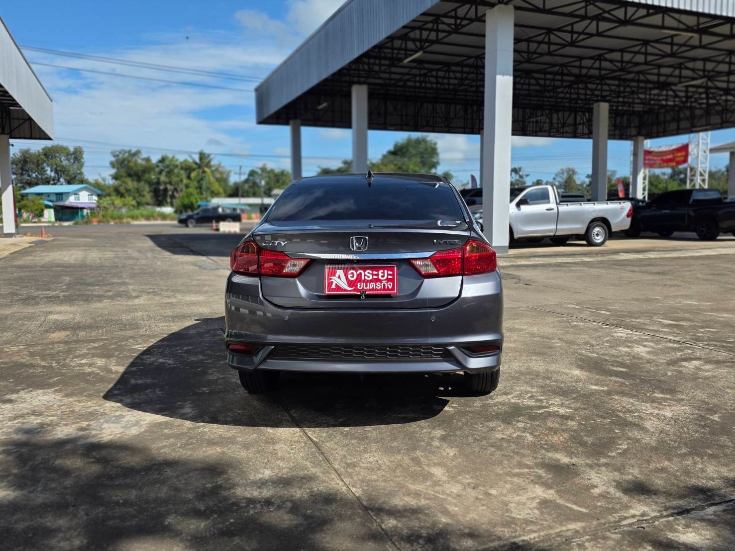 Car image 8