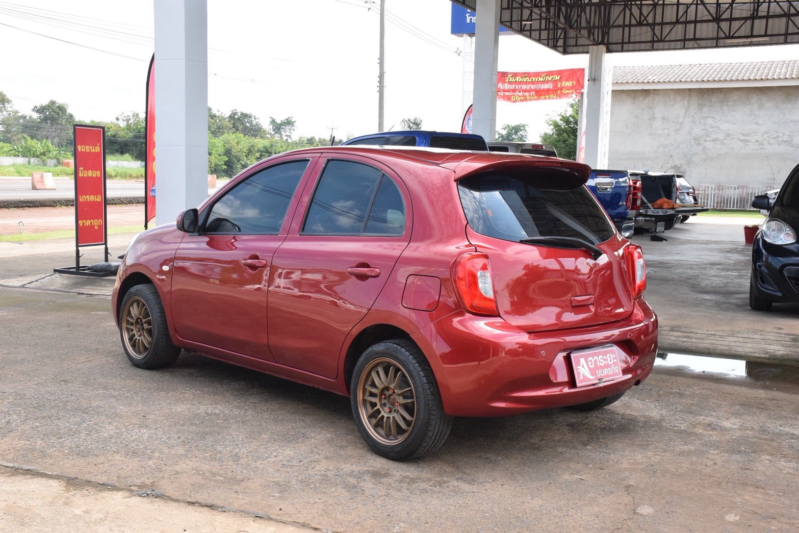 Car image 10