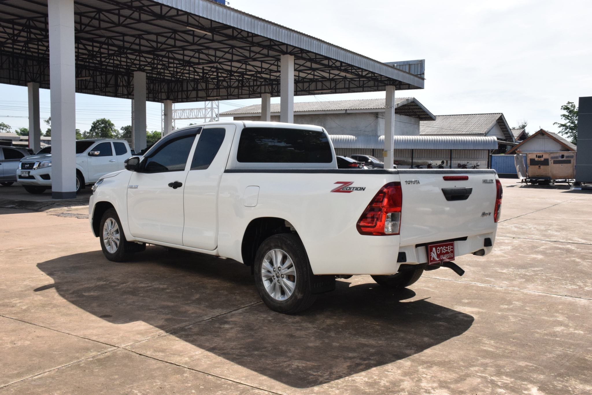 Car image 10