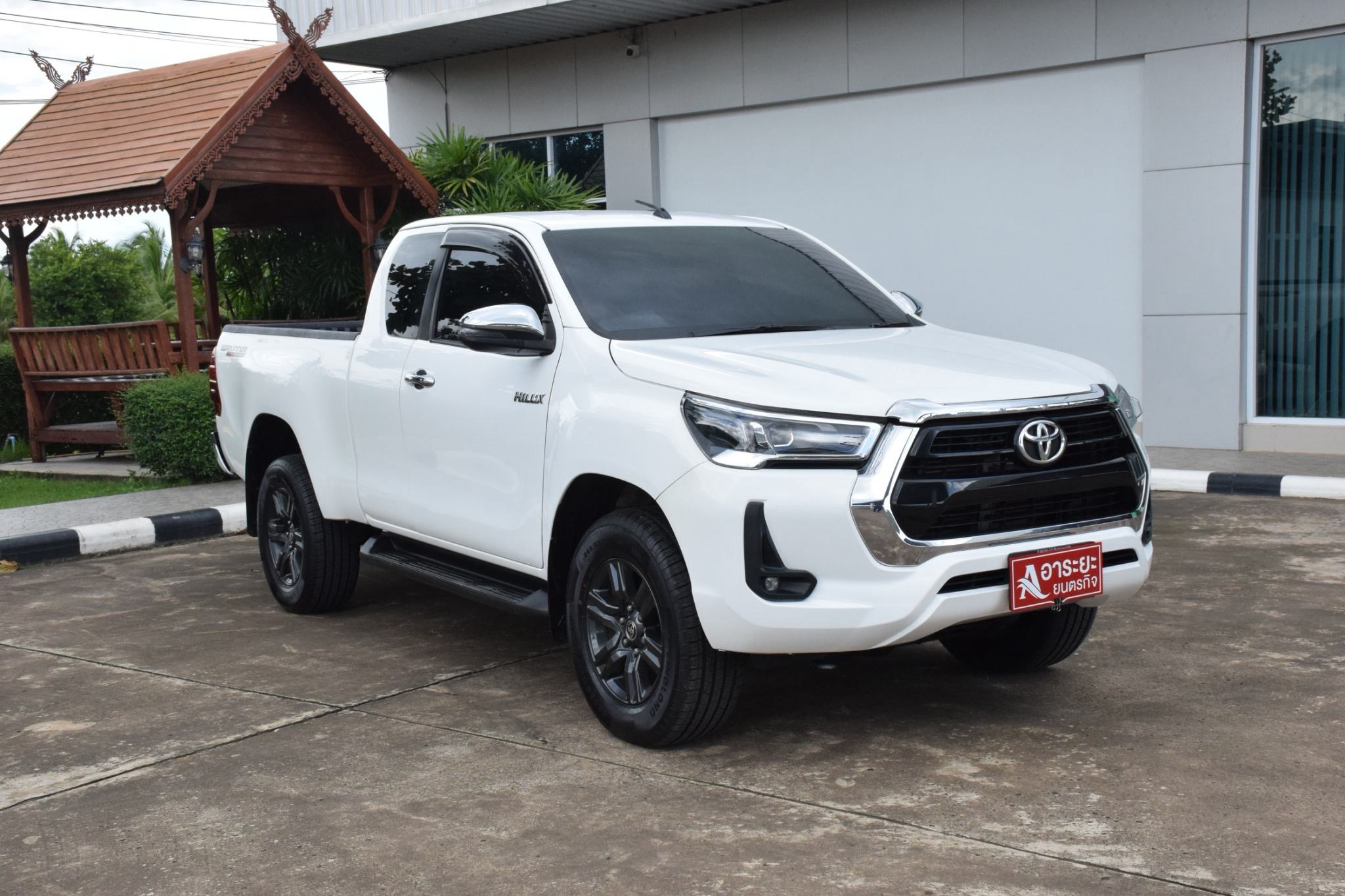 Car image 7