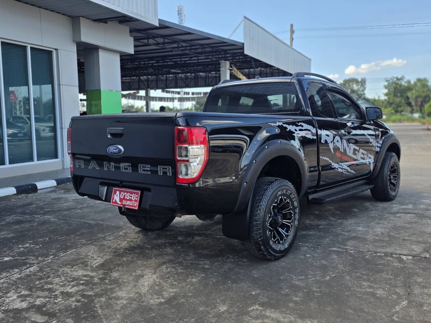 Car image 8