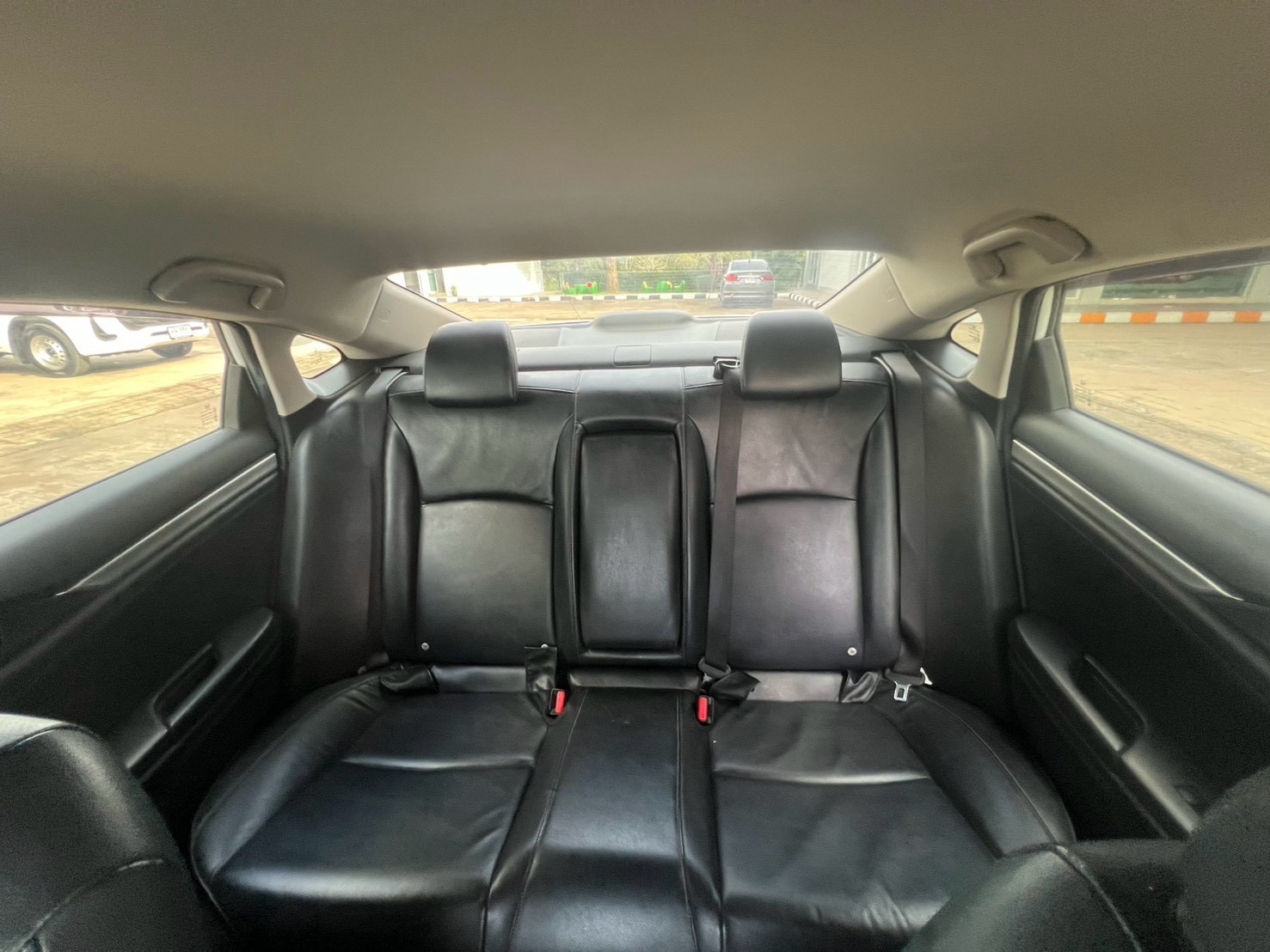 Car image 23