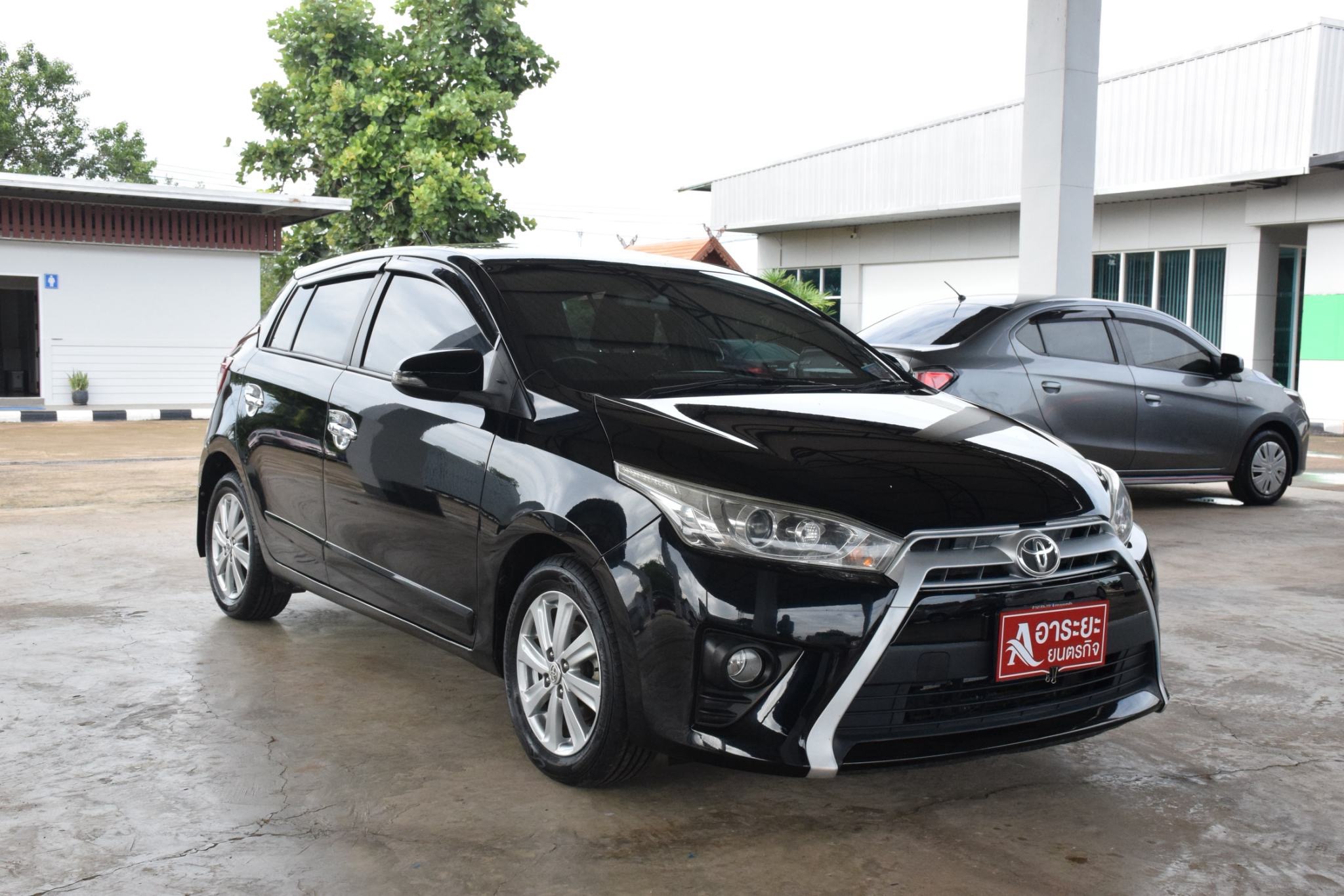Car image 7