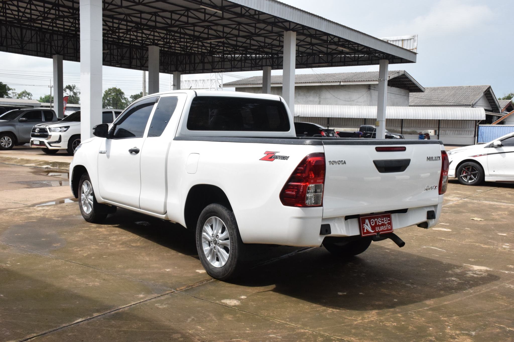 Car image 10