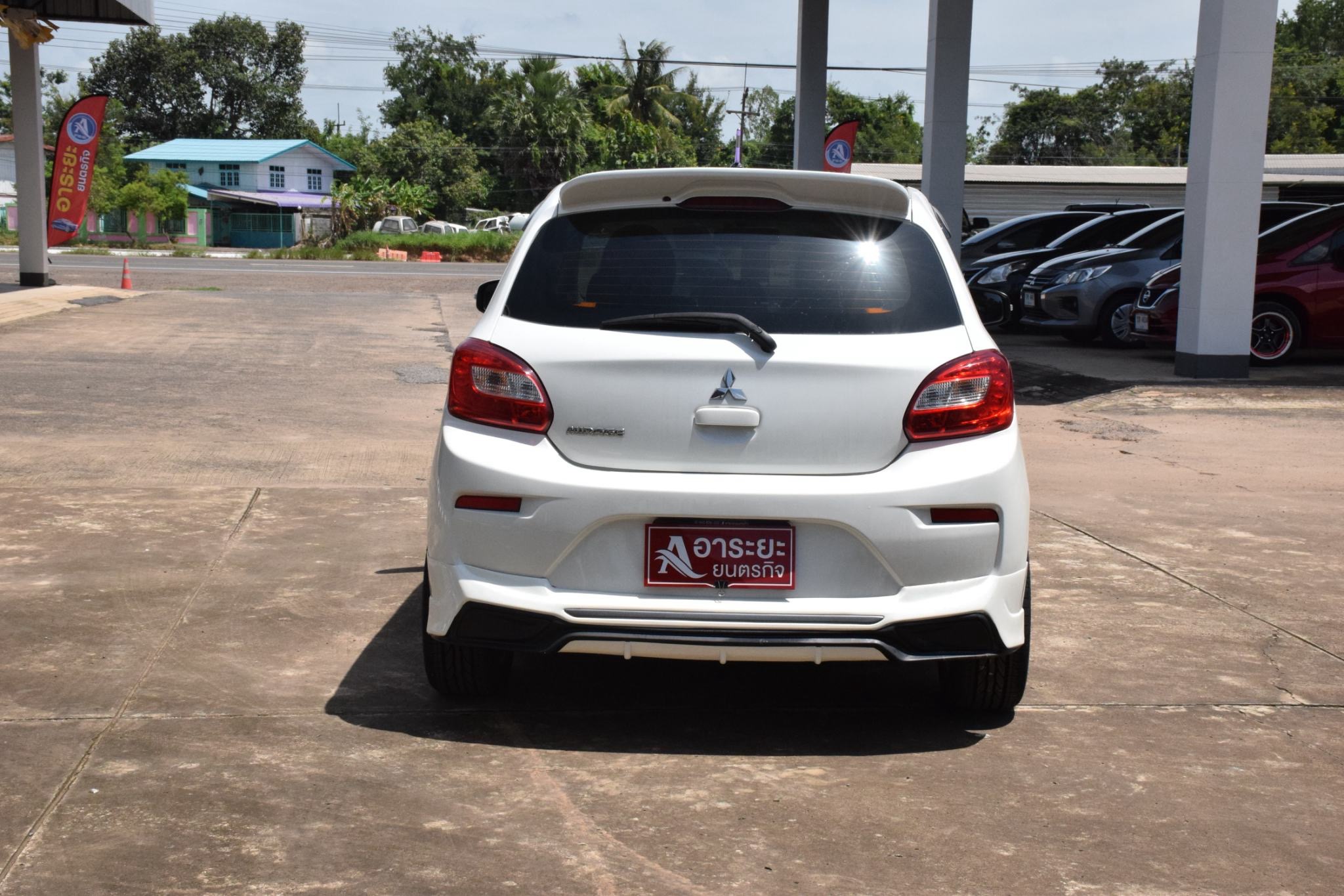 Car image 9