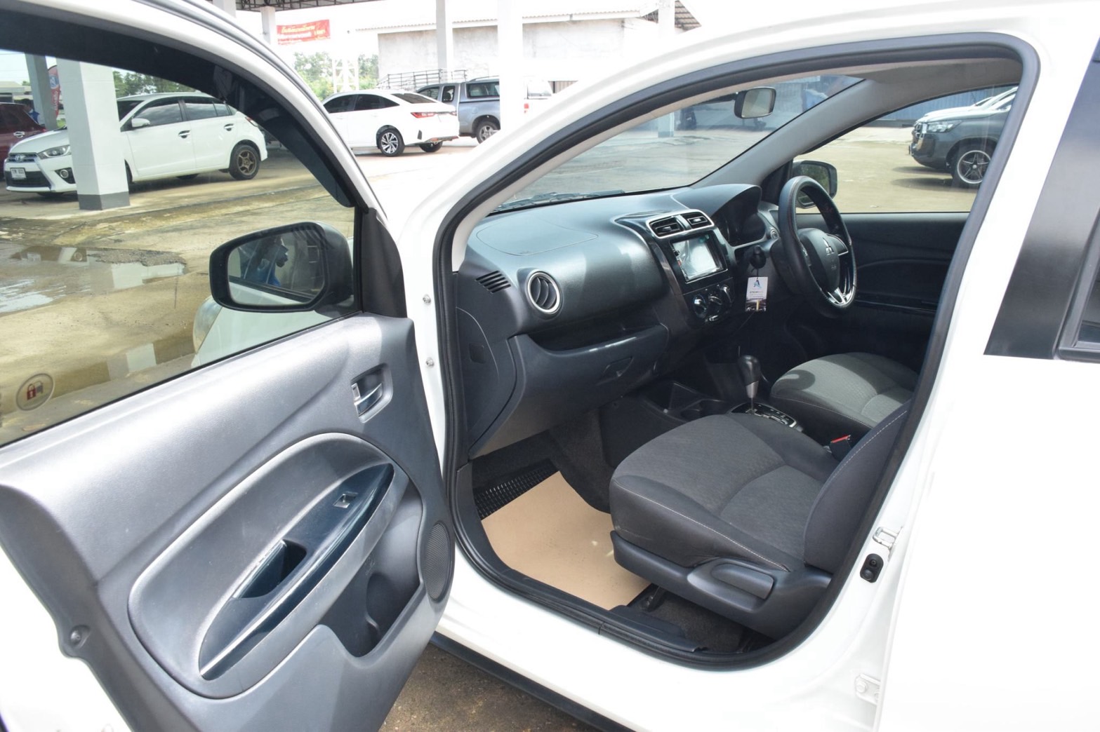 Car image 22
