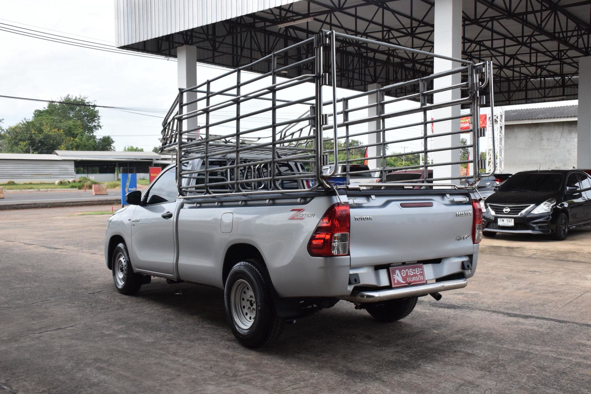 Car image 10