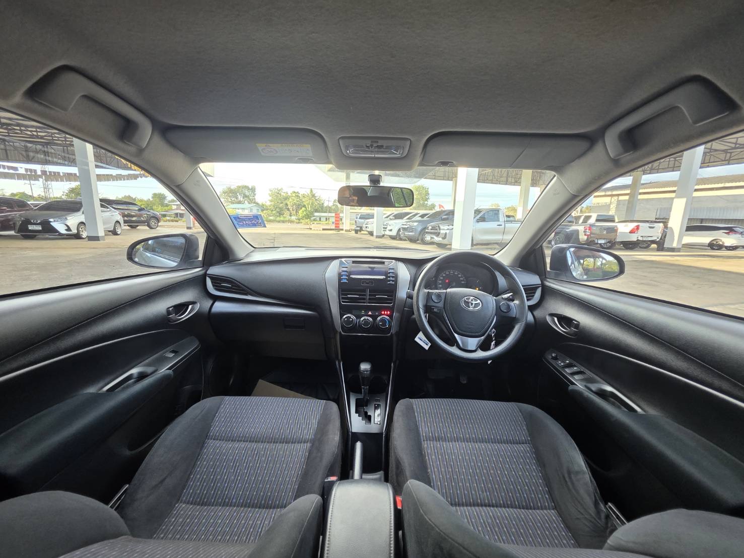 Car image 22