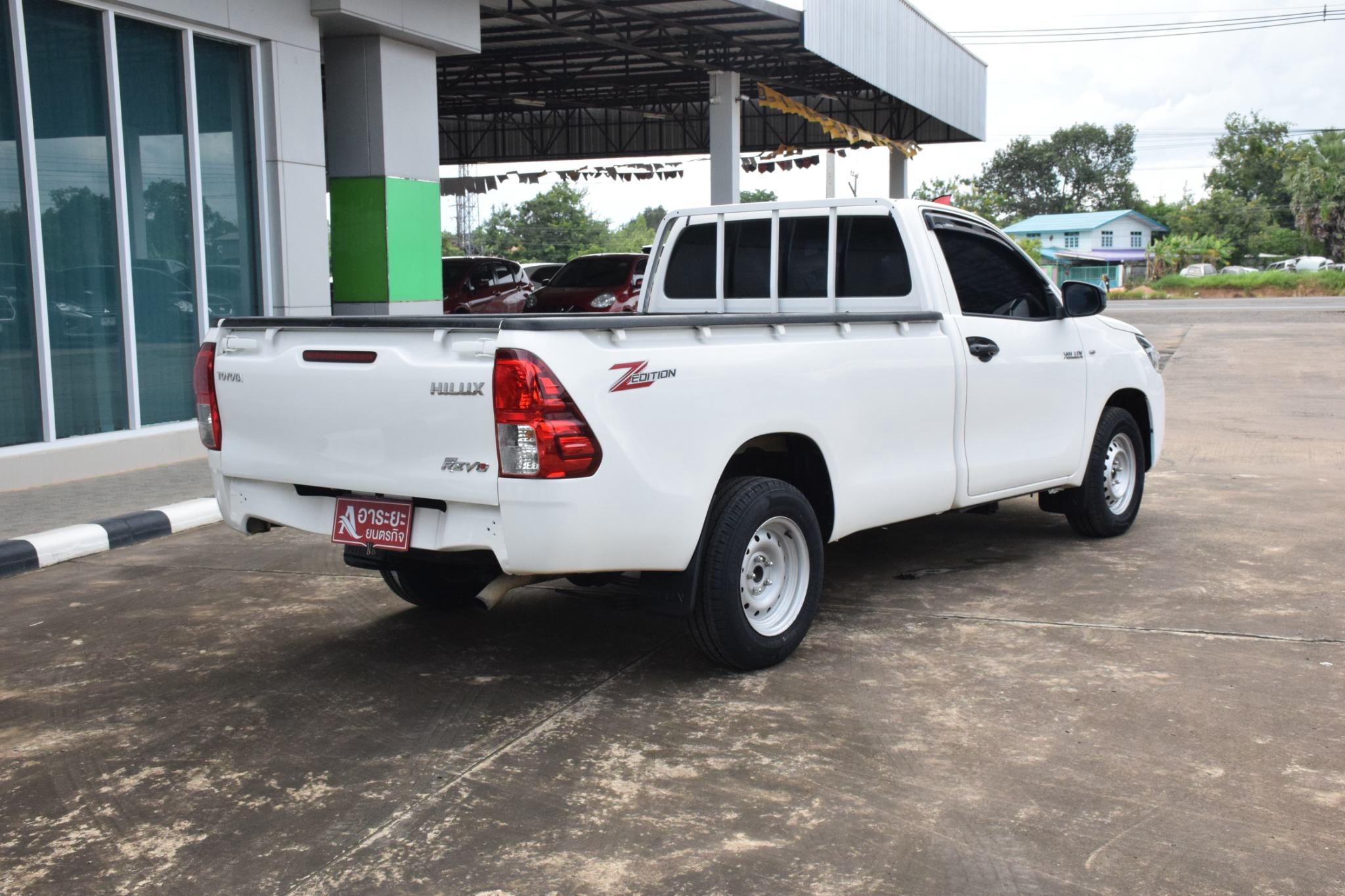 Car image 8