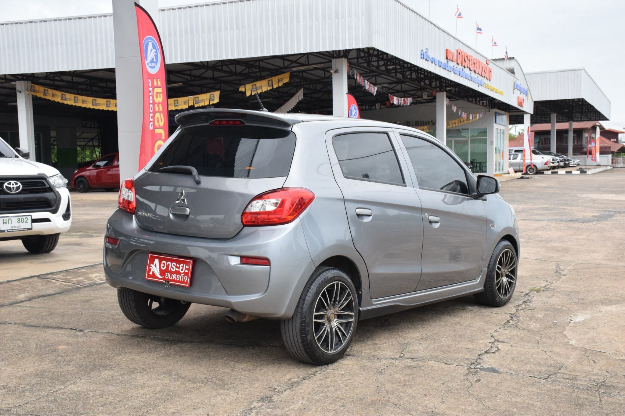 Car image 8