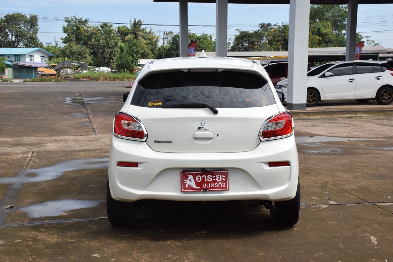 Car image 10