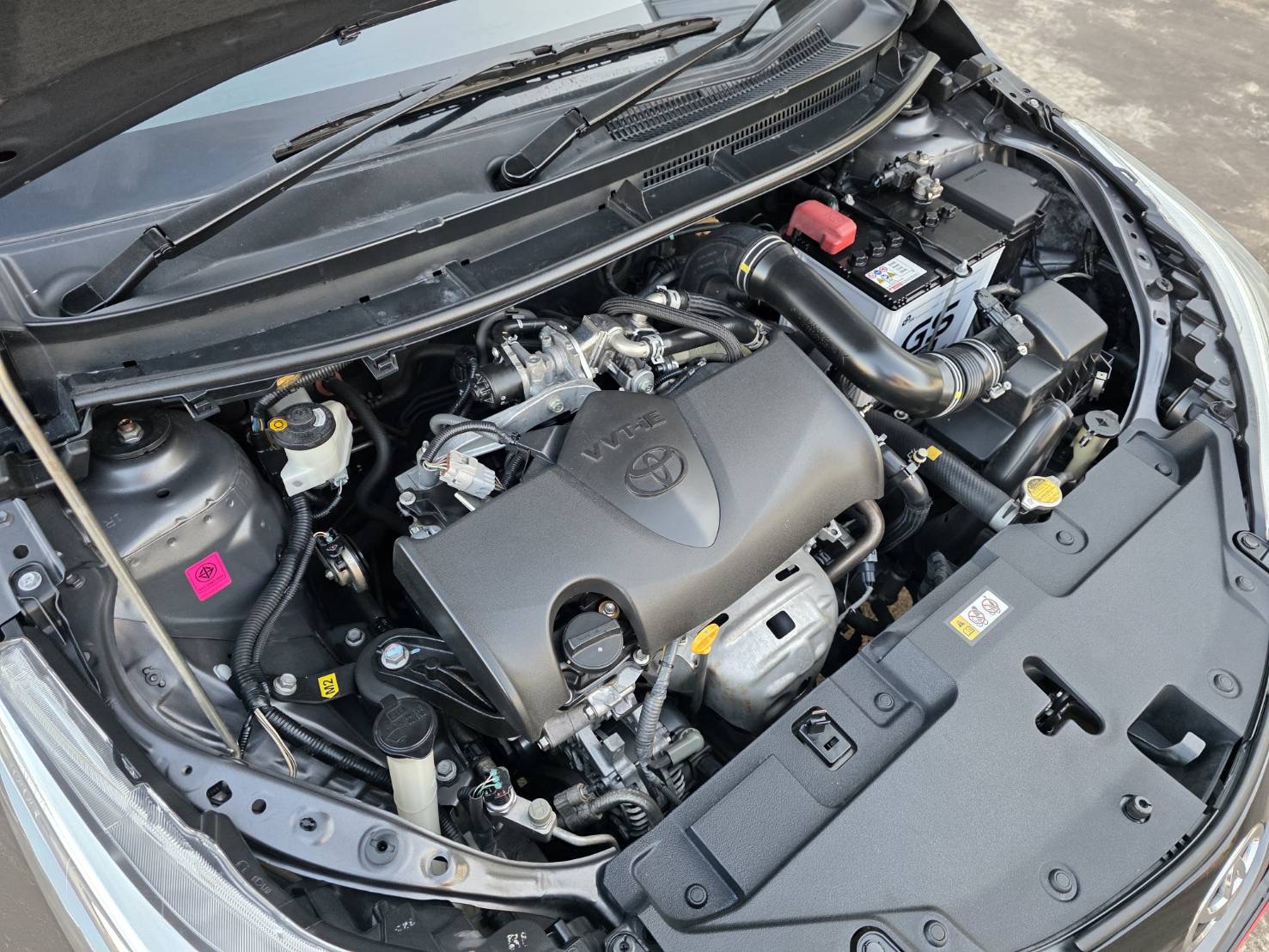 Car image 3